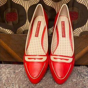BAIT B.A.I.T red and cream kitten heels NWOT size9